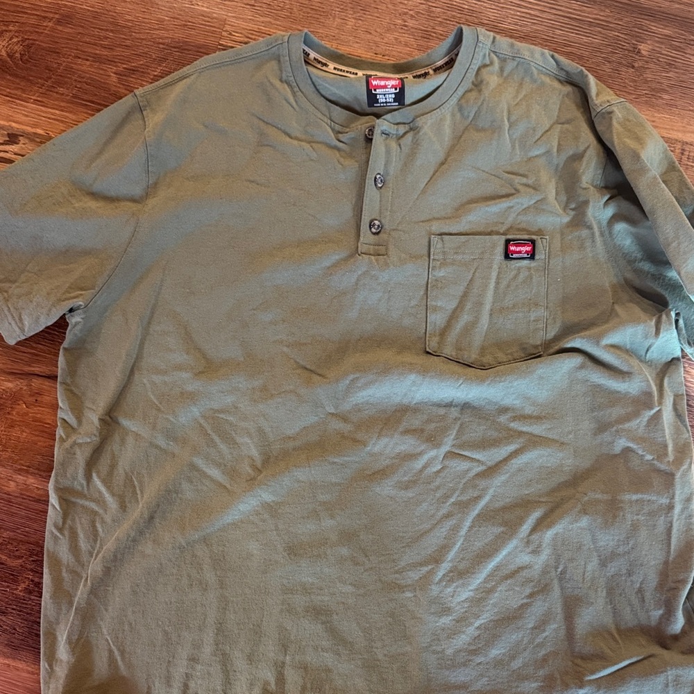 Wrangler Men's Olive Short Sleeve Henley